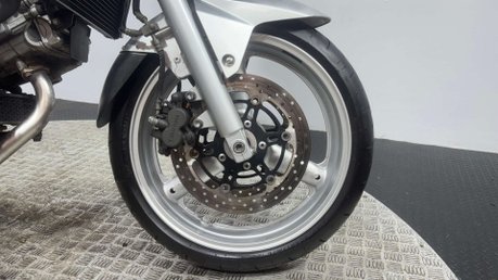 Suzuki SV650 SV650 2003 31K LONG MOT PERFECT A2 BIKE VTWIN SERVICED 650CC 17