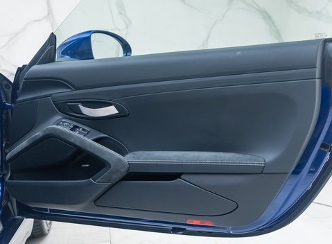 Porsche Cayman GT4 (718) 27