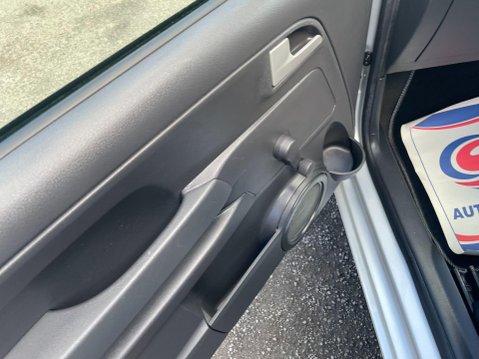 Volkswagen Fox 1.2 6V Euro 5 3dr 27