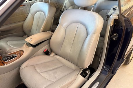 Mercedes-Benz CLK 3.2 CLK320 Elegance Coupe 2dr Petrol Automatic (250 g/km, 215 bhp) 37