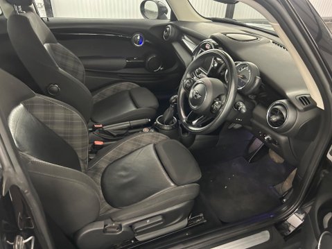 Mini Hatch 1.5 Cooper D Auto Euro 6 (s/s) 3dr 8