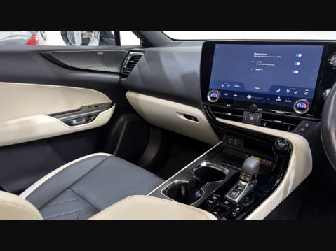 Lexus NX 450H PLUS TAKUMI Pan Roof + Mark Levinson Sound 52
