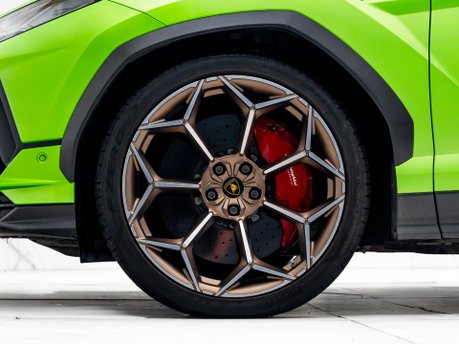 Lamborghini Urus PERFORMANTE 