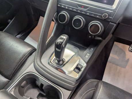 Jaguar E-Pace 2.0 E-PACE R-Dynamic S AWD AUTO 4WD 5dr 57