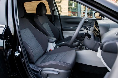 Hyundai BAYON T-GDI ULTIMATE DCT MHEV 34