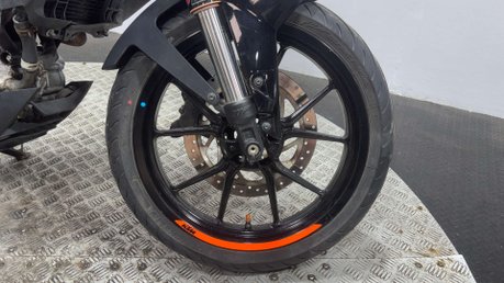 KTM Duke 2019 24k SPARE OR REPAIR PROJECT BIKE NAKED 125CC LEARNER BIKE 21