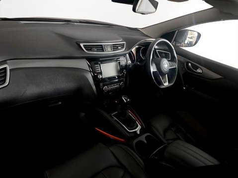 Nissan Qashqai 1.3 DIG-T N-Motion SUV 5dr Petrol DCT Auto Euro 6 (s/s) (160 ps) Cruise Co 14