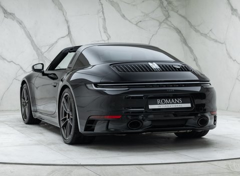 Porsche 911 Targa (992) 50 Years Porsche Design Edition 13