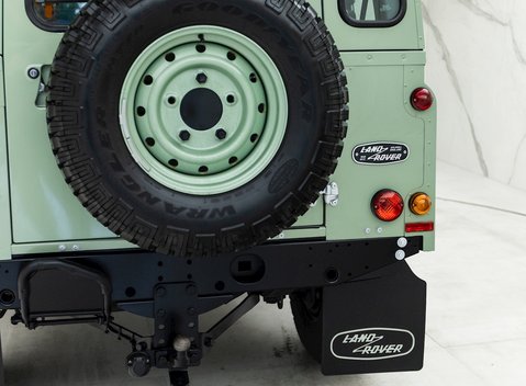 Land Rover Defender 110 Heritage 23