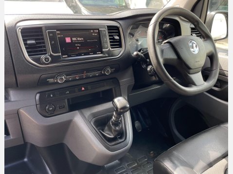 Vauxhall Vivaro 1.5 Turbo D 2700 Dynamic Panel Van 6dr Diesel Manual L1 H1 Euro 6 (s/s) (10 34
