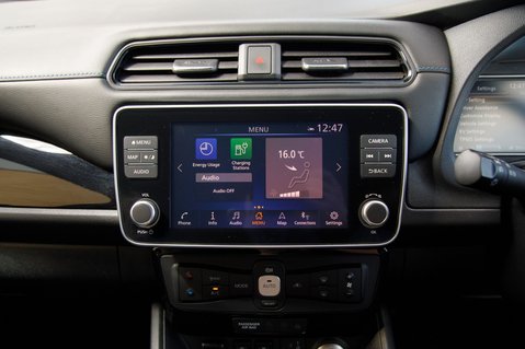 Nissan LEAF TEKNA 23