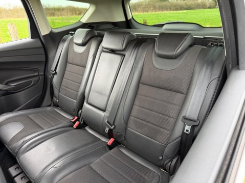Ford Kuga 2.0 TDCi Titanium 2WD Euro 6 (s/s) 5dr 37