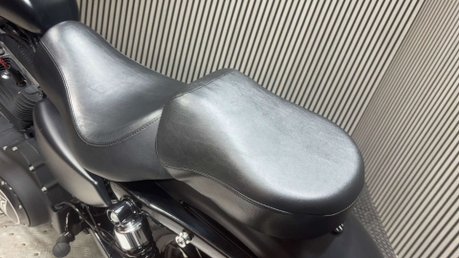 Harley-Davidson Sportster 883 XL883N IRON 2015 20K NEW MOT SERVICED CRUISER BIKE 38