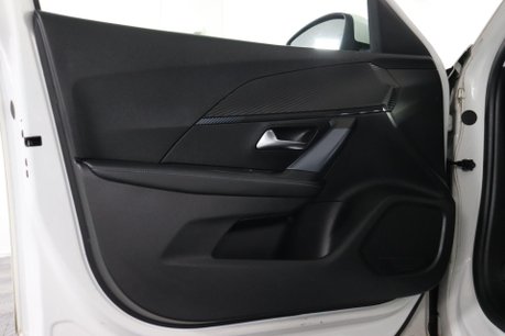 Peugeot 2008 PURETECH S/S ALLURE PREMIUM 44