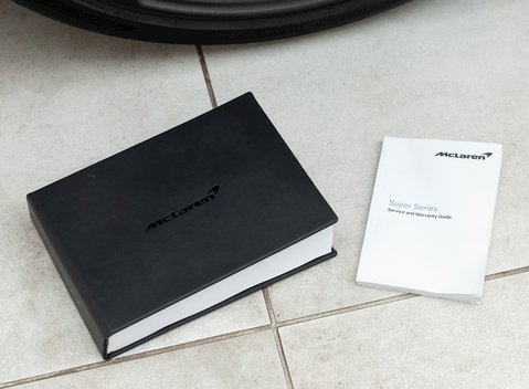 McLaren 720S Performance 32