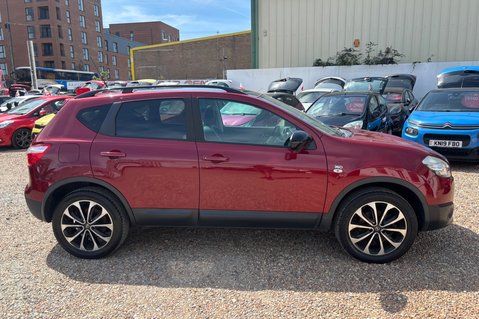 Nissan Qashqai 360 CAMERA..GLASS ROOF..SAT NAV..BLUETOOTH..10 SERVICES..STUNNING EXAMPLE 15