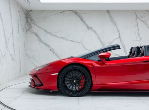 Lamborghini Aventador S LP 740-4 ROADSTER 42