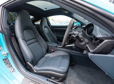 Porsche 911 (992) Carrera S 12