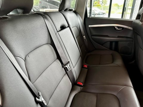 Volvo V70 2.0D SE Euro 4 5dr 31