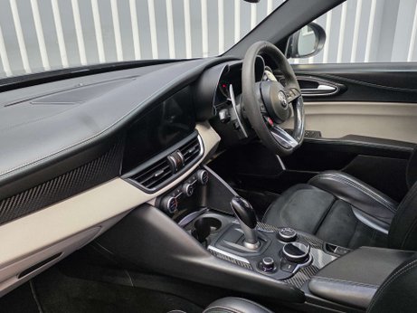Alfa Romeo Giulia 2.9 V6 Bi-Turbo Quadrifoglio Saloon 4dr Petrol Auto Euro 6 (s/s) (510 ps) 20