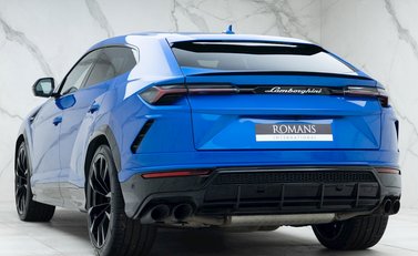 Lamborghini Urus 3