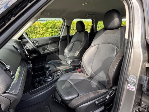Mini Countryman COOPER 16