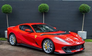 Ferrari 812 Competizione 2