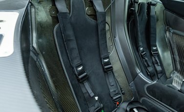 Aston Martin Valkyrie 15