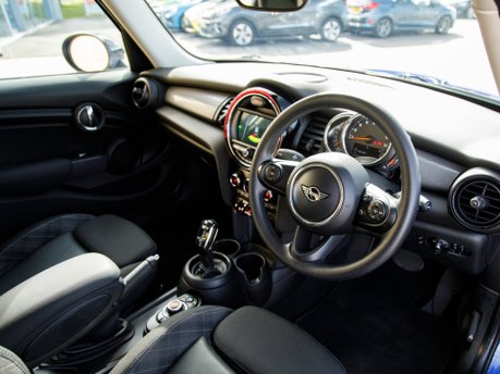 Mini Hatch COOPER CLASSIC
