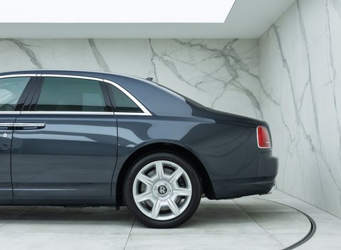 Rolls-Royce Ghost V12 45