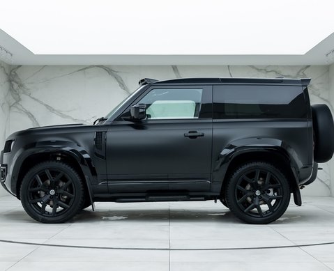 Land Rover Defender 90 D250 X-Dynamic SE URBAN 