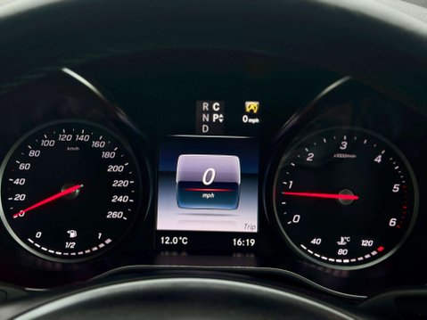 Mercedes-Benz V Class 2.2 V220d AMG Line MPV 5dr Diesel G-Tronic+ Euro 6 (s/s) 7 Seat (163 ps) 57