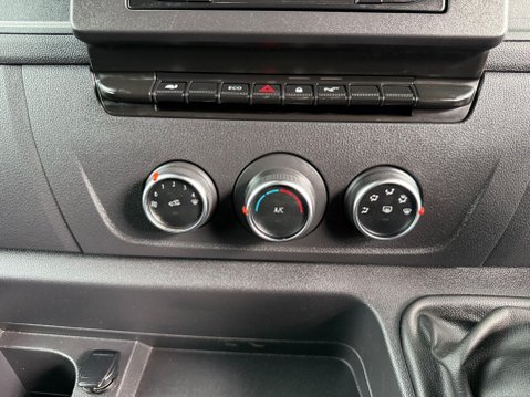 Nissan NV400 DCI TEKNA L2H2 27