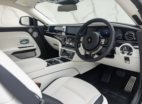 Rolls-Royce Spectre 10