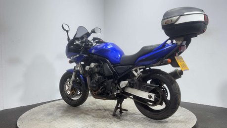 Yamaha FZS 2003 HIGH MILES RUNNING PROJECT BIKE SPARES OR REPAIR 600CC 6