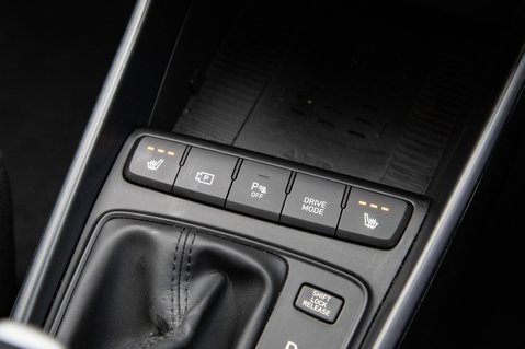 Hyundai BAYON T-GDI PREMIUM DCT MHEV 33