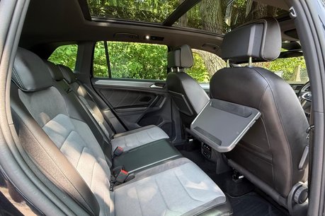 Volkswagen Tiguan R-LINE TECH TSI 4MOTION DSG 37