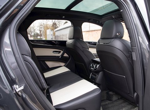Bentley Bentayga V8 14