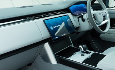 Land Rover Range Rover P615 SV LWB 25