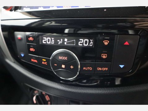 Nissan Navara 2.3 Navara Tekna dCi Auto 4WD 5dr 53