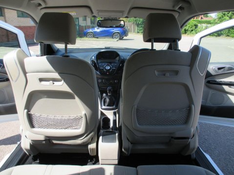 Ford B-Max 1.0T EcoBoost Titanium Navigator Euro 6 5dr 33