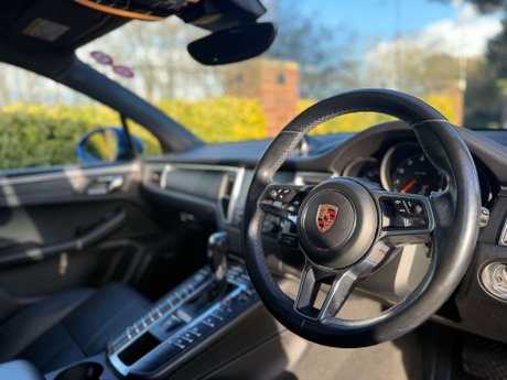 Porsche Macan 2.0 Macan Semi-Auto 4WD 5dr 27