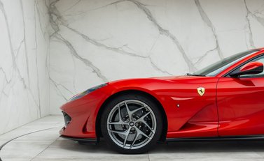 Ferrari 812 Superfast 34