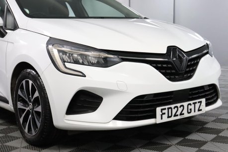 Renault Clio ICONIC EDITION TCE 24