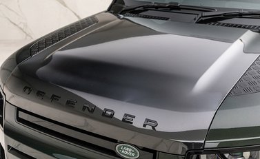 Land Rover Defender 90 X D300 22