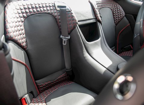 Aston Martin Vanquish 13