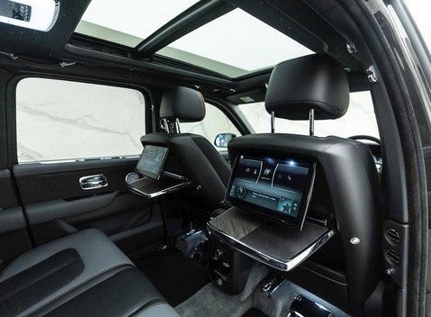 Rolls-Royce Cullinan 16