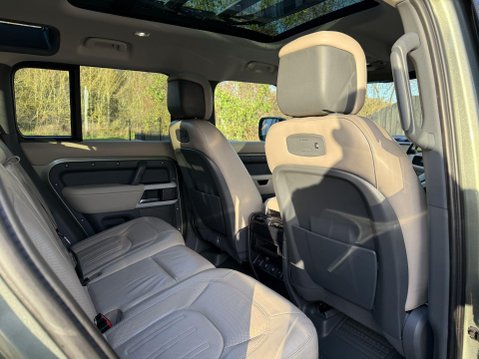 Land Rover Defender HSE MHEV 23
