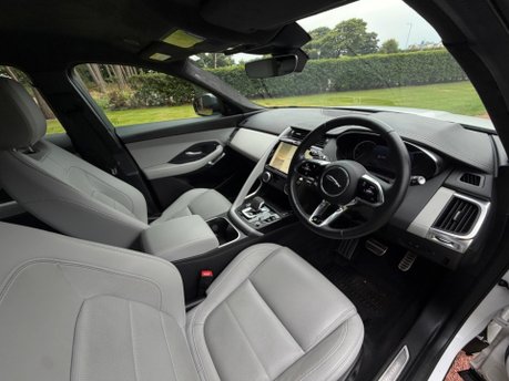 Jaguar E-Pace R-DYNAMIC S 22