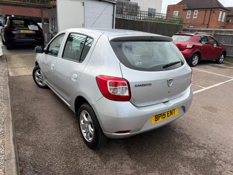 Dacia Sandero 1.5 dCi Laureate Euro 5 5dr 21
